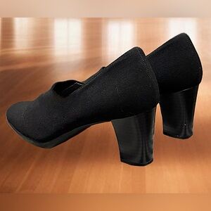 Black Suede Block Heel Pumps with Rounded Toe